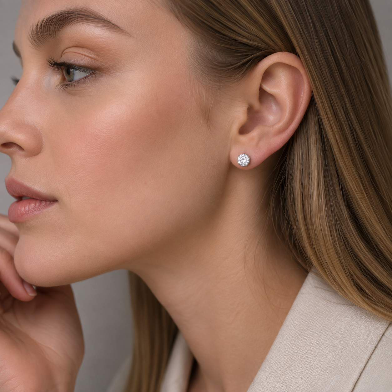 STERLING SILVER STUD EARRINGS WITH MOISSANITE